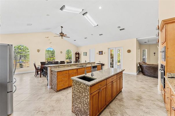 Dining room, Interior, Kitchen, Recessed Lighting