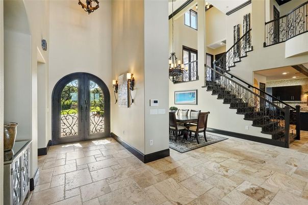 Dining room, Interior