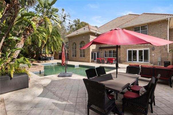 Exterior, Pool