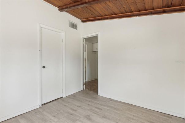 Empty room, Interior, Wooden Beams, Wooden Ceilings, Wood Texture Flooring