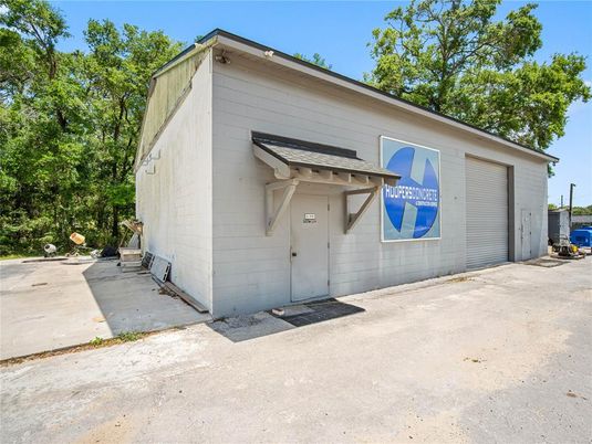 Detached Garage, Exterior