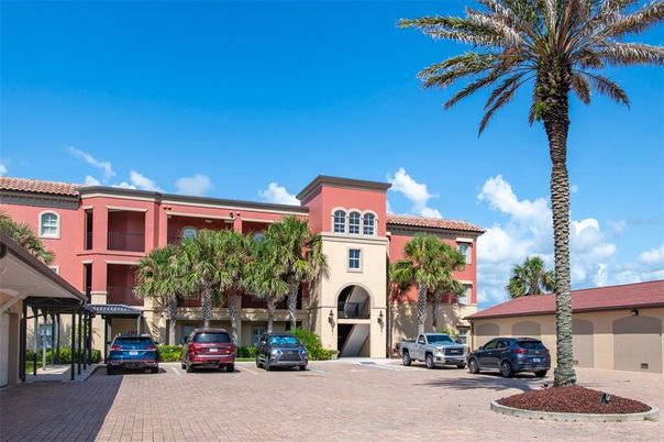 Exterior, Facade, Mediterranean