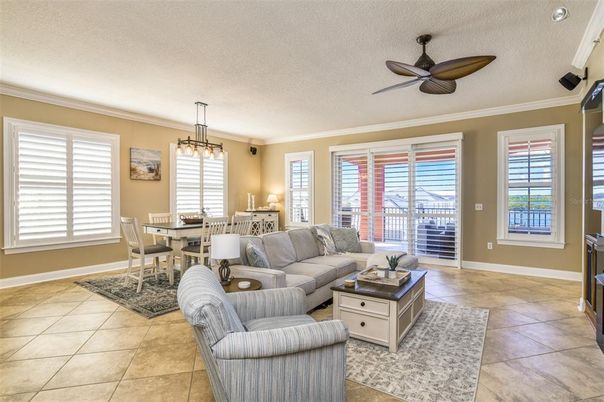 Dining room, Interior, Living room, Pendant Lights