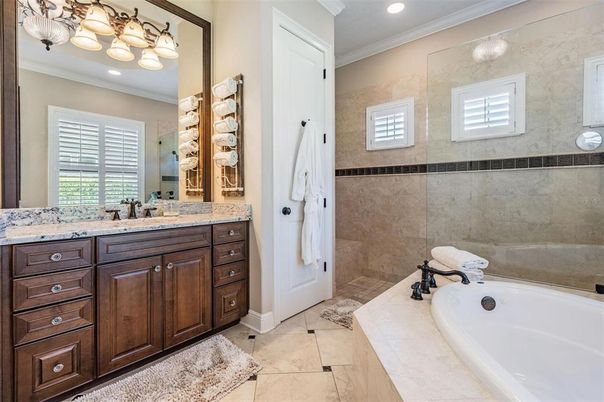 Bathroom, Interior, Recessed Lighting