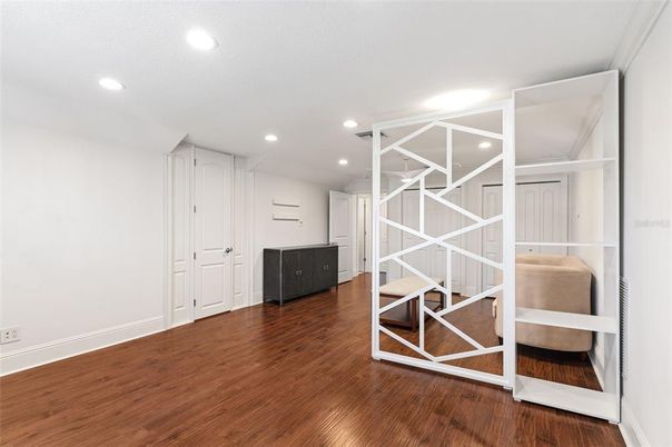 Interior, Recessed Lighting, Wood Texture Flooring