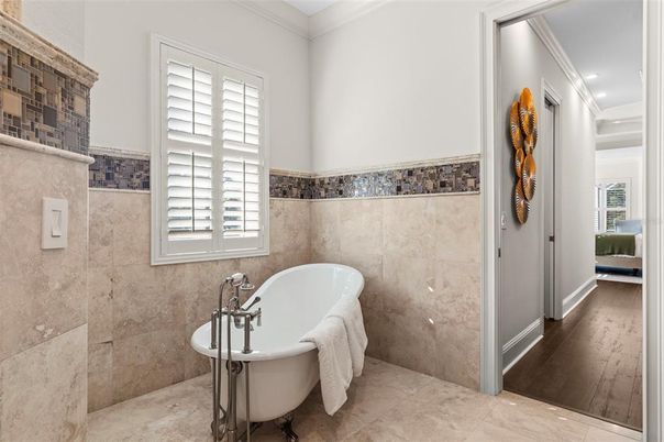 Bathroom, Free Standing Baths, Interior, Recessed Lighting, Wood Texture Flooring