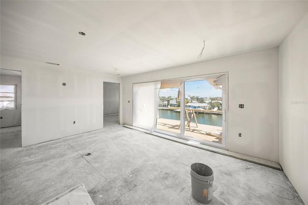 Empty room, Interior, Water