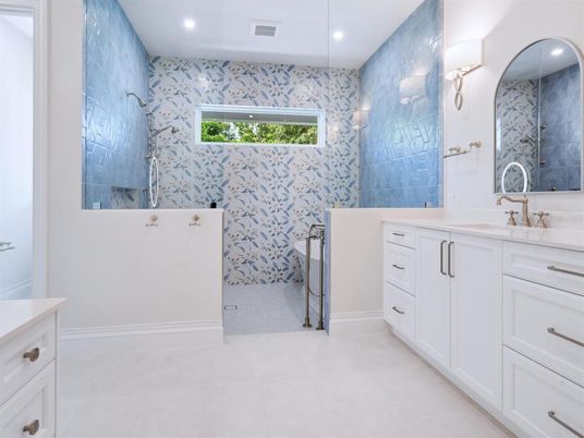 Bathroom, Interior, Recessed Lighting