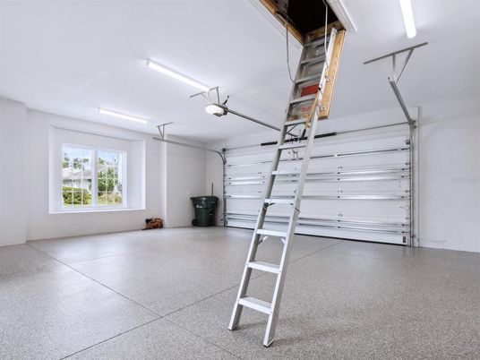 Garage, Interior