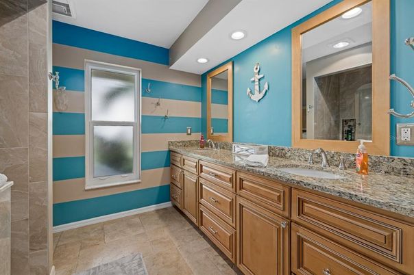 Bathroom, Dual Sink Vanities, Interior, Recessed Lighting