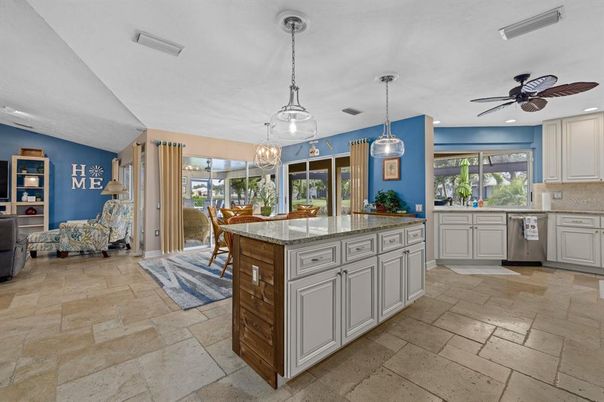 Chandelier, Dining room, Interior, Kitchen, Pendant Lights, Recessed Lighting, Stainless Steel Appliances