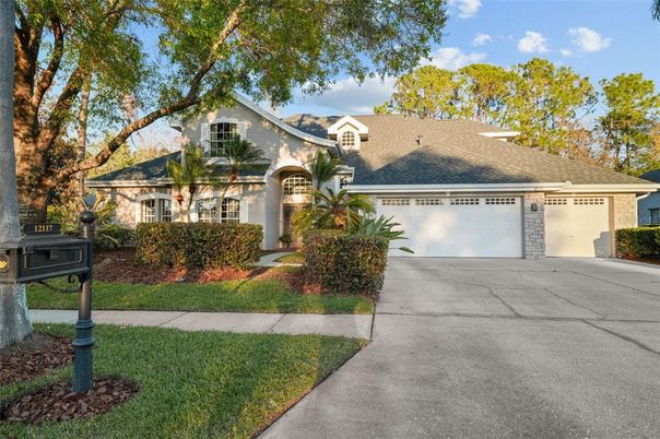 Attached, Exterior, Facade, Ranch
