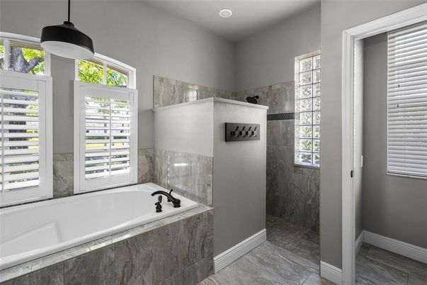 Bathroom, Interior, Pendant Lights, Recessed Lighting, Wood Texture Flooring