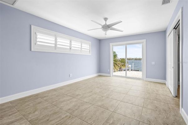 Empty room, Interior, Water