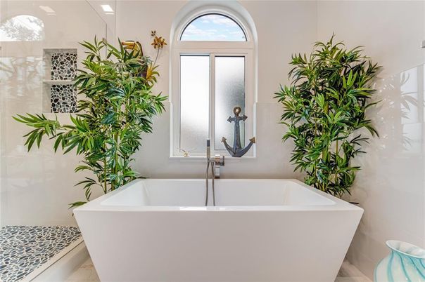 Bathroom, Free Standing Baths, Interior