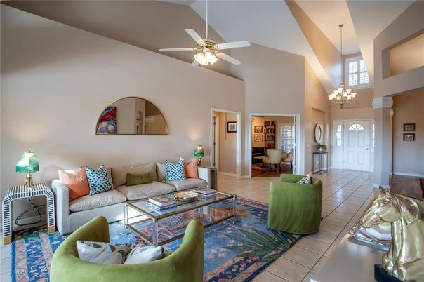 Chandelier, Interior, Living room, Pendant Lights
