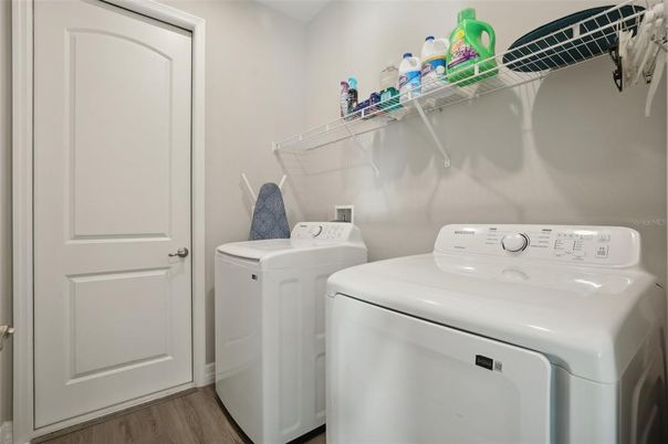 Interior, Washer, Wood Texture Flooring