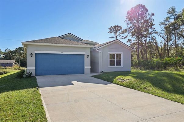 Attached, Exterior, Facade, Ranch