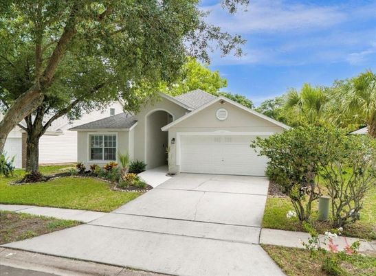 Attached, Exterior, Facade, Ranch