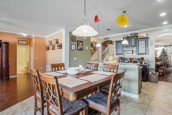 Dining room, Interior, Kitchen, Pendant Lights, Recessed Lighting, Wood Texture Flooring