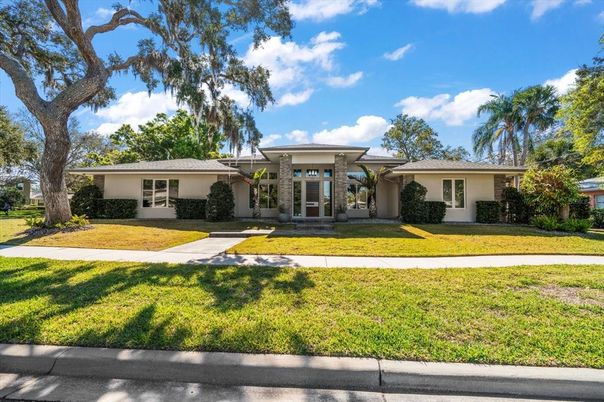 Backyard, Exterior, Facade, Ranch