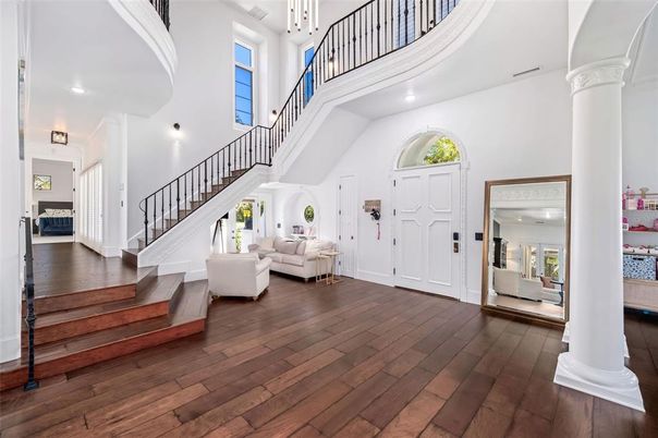 Interior, Recessed Lighting, Wood Texture Flooring