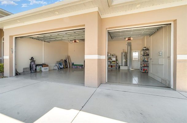 Exterior, Garage