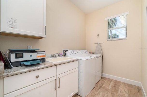 Interior, Washer, Wood Texture Flooring