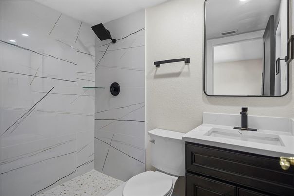 Bathroom, Interior, Recessed Lighting