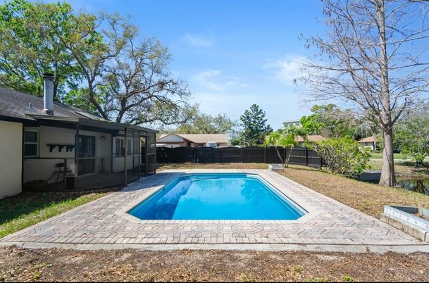 Exterior, Pool