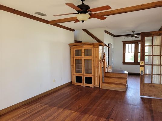 Empty room, Interior, Wooden Beams, Wood Texture Flooring