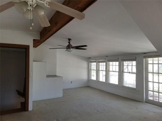 Empty room, Interior, Wooden Beams