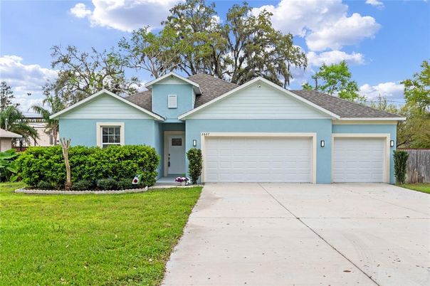 Attached, Exterior, Facade, Ranch