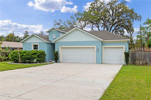 Attached, Exterior, Facade, Ranch