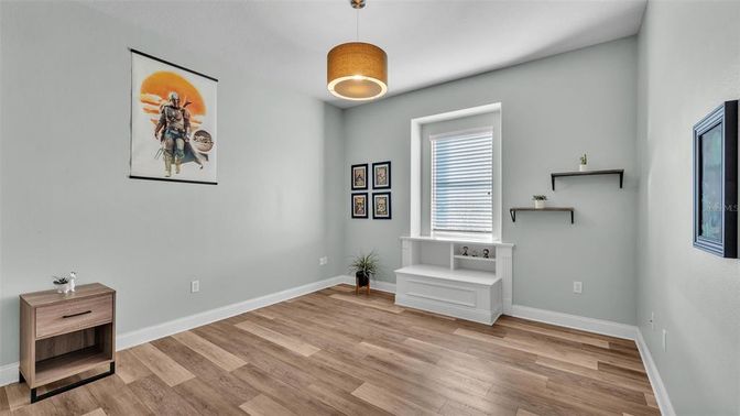 Interior, Pendant Lights, Wood Texture Flooring