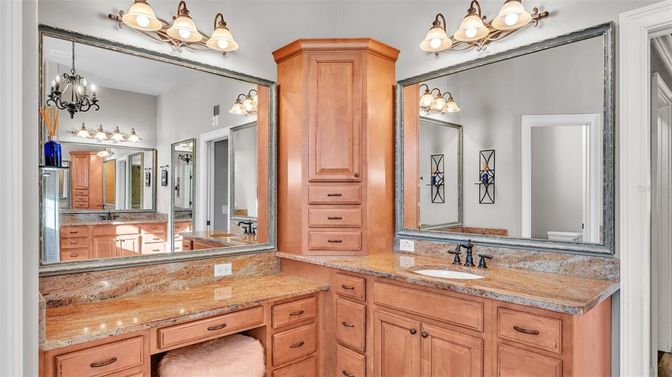 Bathroom, Dual Sink Vanities, Interior