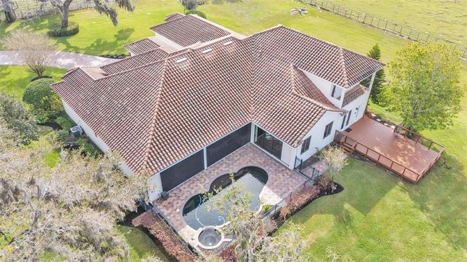 Exterior, Drone