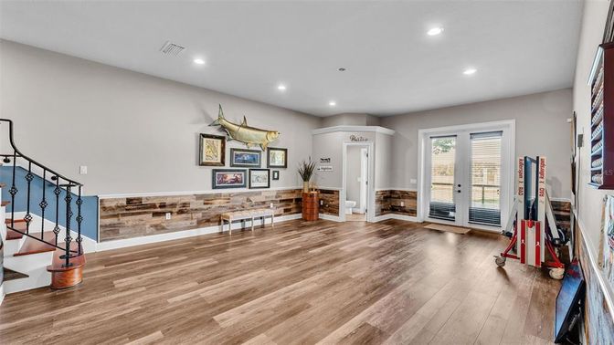 Empty room, Interior, Recessed Lighting, Wood Texture Flooring