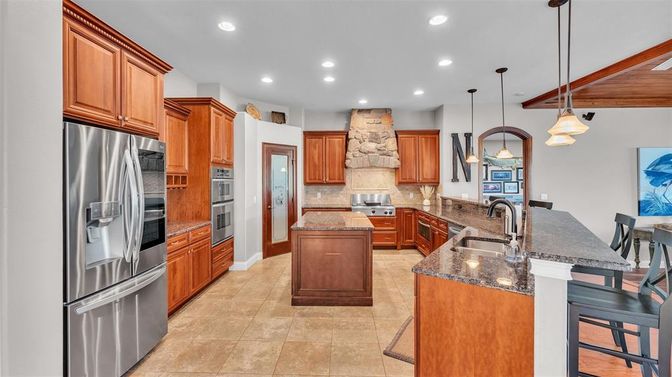 Interior, Kitchen, Pendant Lights, Recessed Lighting, Stainless Steel Appliances
