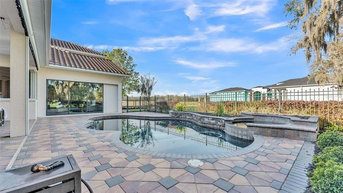 Exterior, Pool