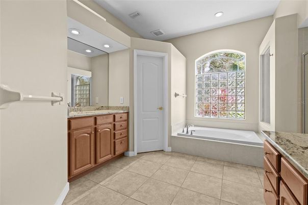 Bathroom, Interior, Recessed Lighting