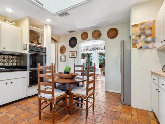 Dining room, Interior, Recessed Lighting