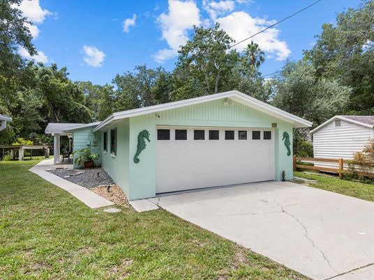 Detached Garage, Exterior