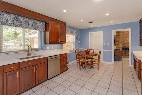 Dining room, Interior, Kitchen, Recessed Lighting, Stainless Steel Appliances