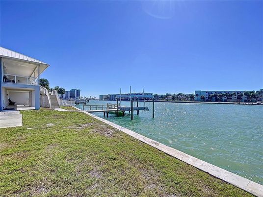 Exterior, Lake