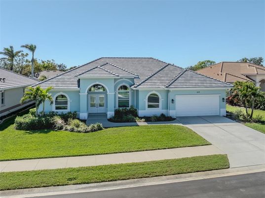 Attached, Exterior, Facade, Mediterranean