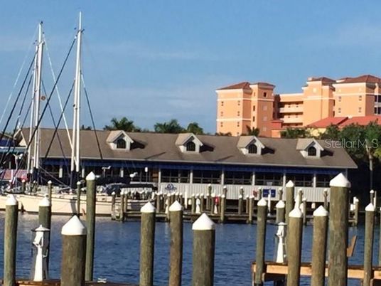 Exterior, Lake