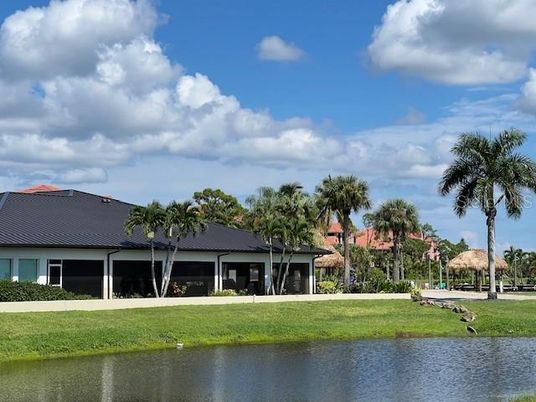 Exterior, Lake