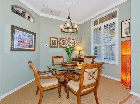 Chandelier, Dining room, Interior, Pendant Lights