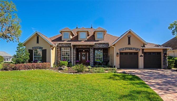 Attached, Exterior, Facade, Ranch